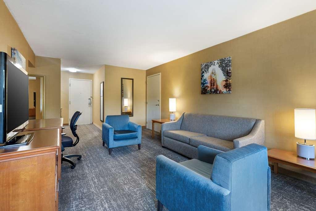 Clarion Inn North Haven Стая снимка